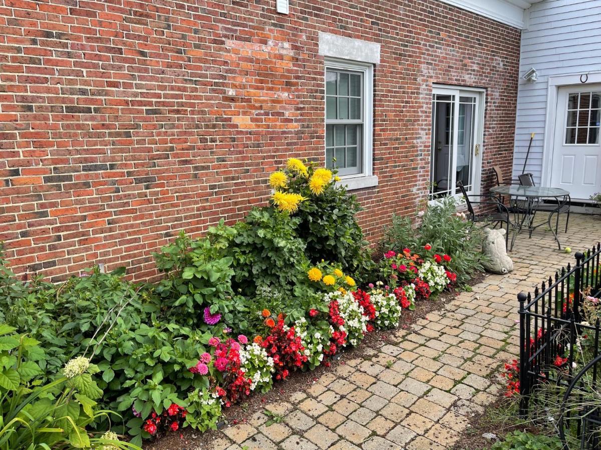 Dodds Brick House Bed & Breakfast North Hero Exterior photo